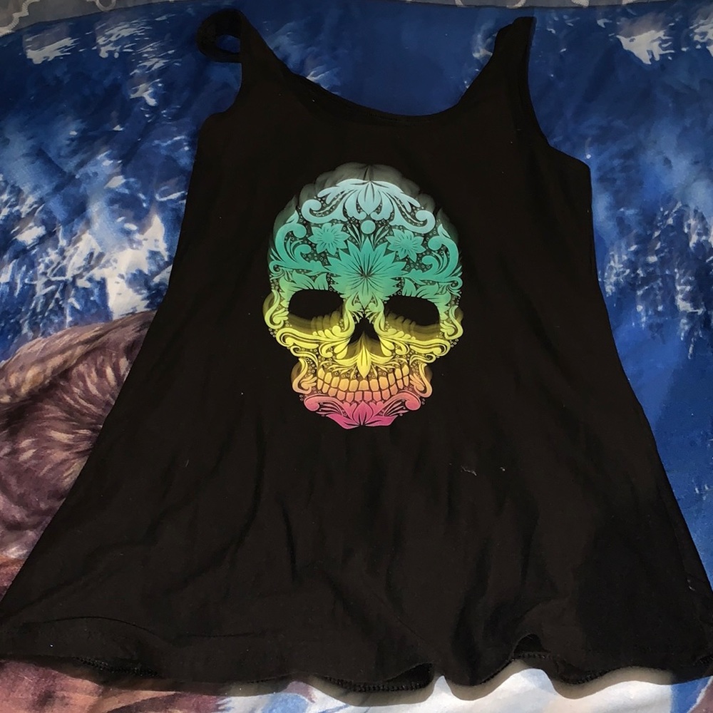 Tank top with skull